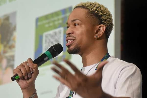 Pitch Perfect – Young Leaders take the mic